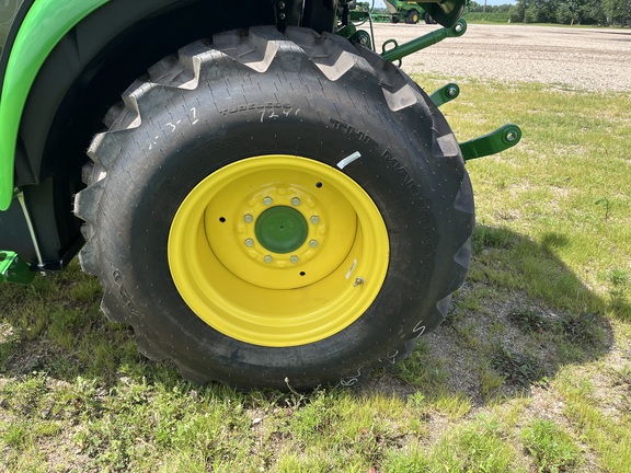 2025 John Deere 3046R - Photo16