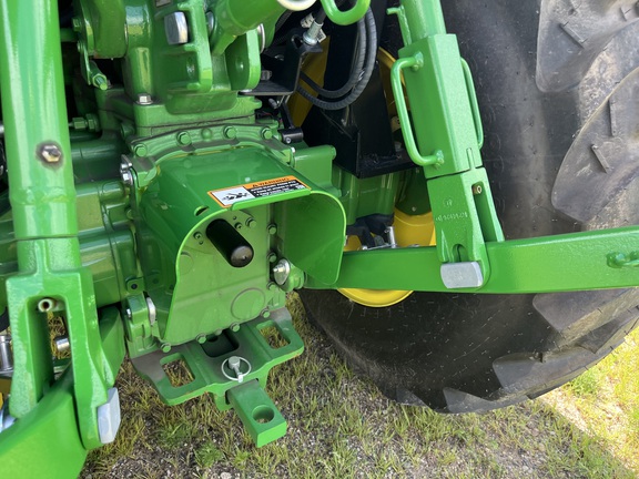 2025 John Deere 3046R - Photo23