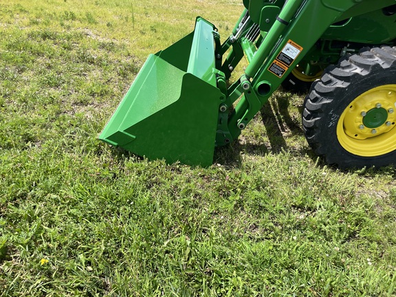 2025 John Deere 3046R - Photo27