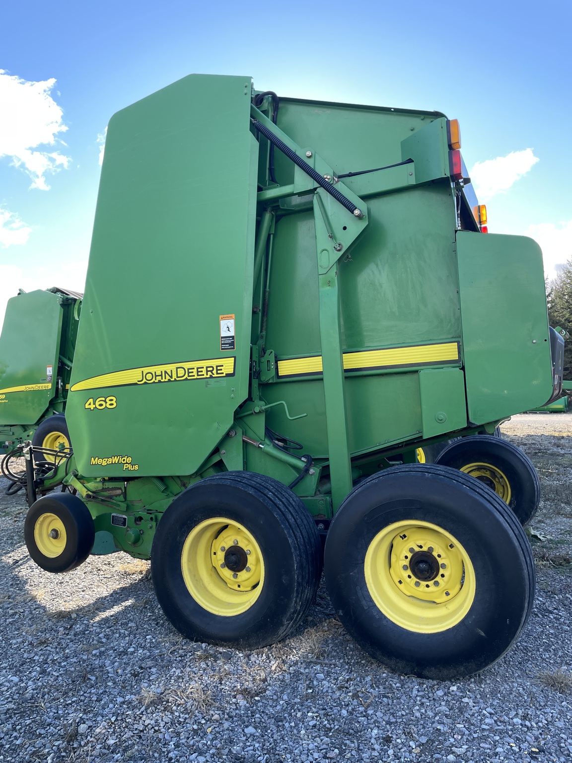 2008 John Deere 468 Image 9