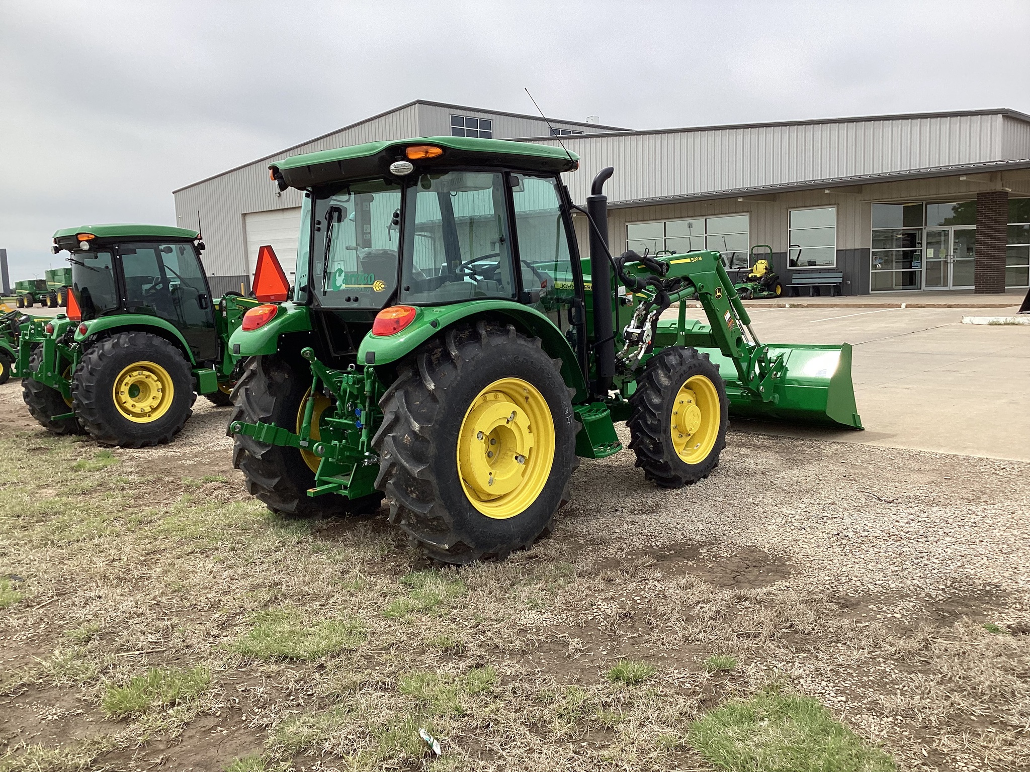 2024 John Deere 5075E Image 4