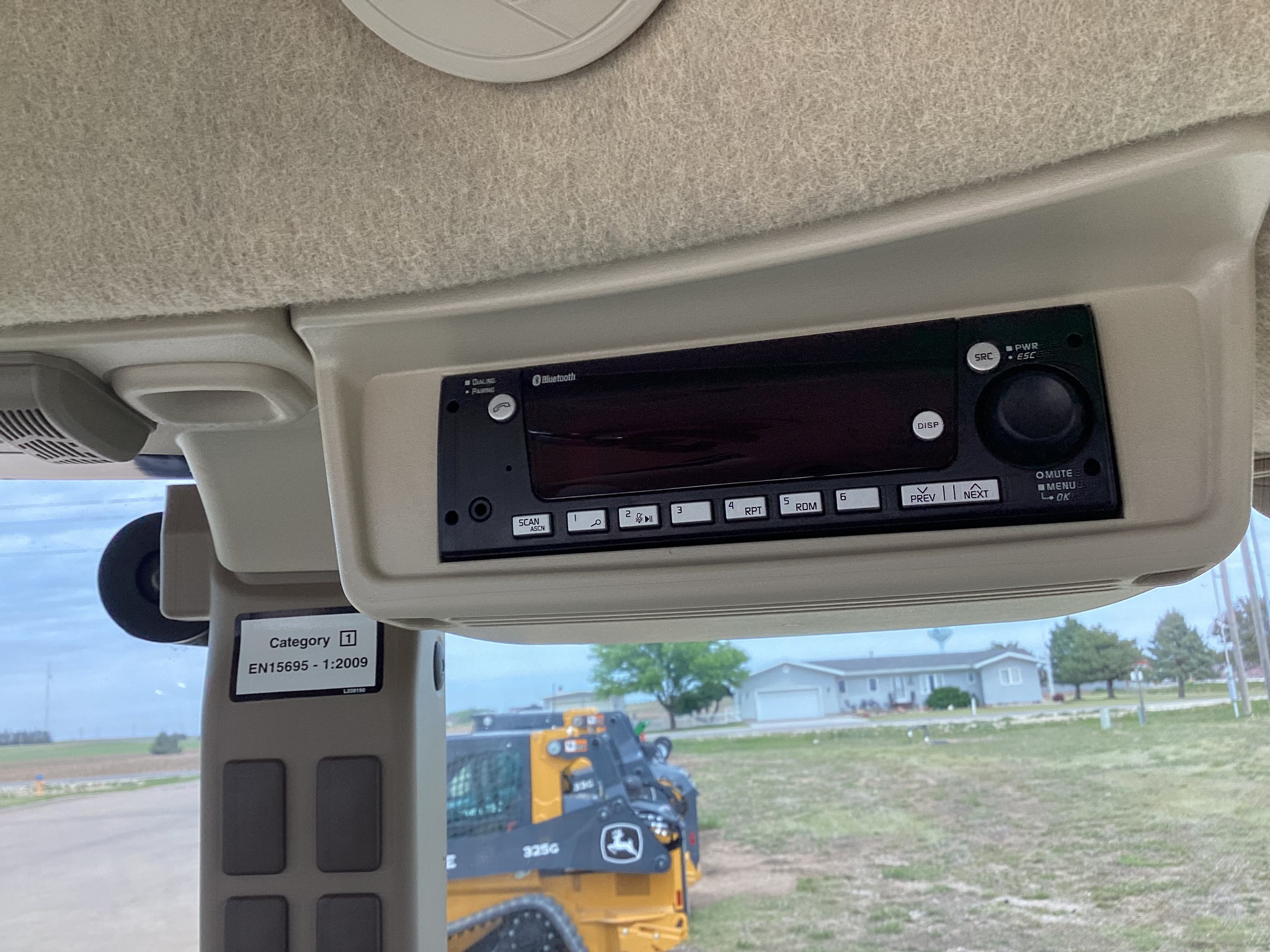 2024 John Deere 5075E Image 9