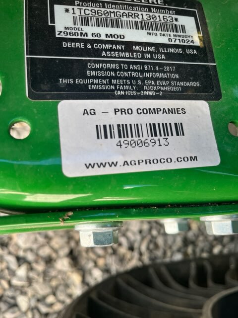 2024 John Deere Z960M Image 10