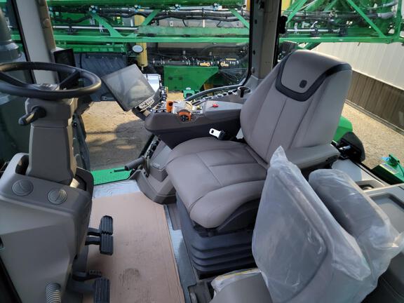 2025 John Deere 8R 370 - Photo14