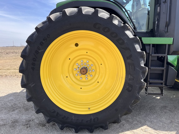 2025 John Deere 8R 370 - Photo15