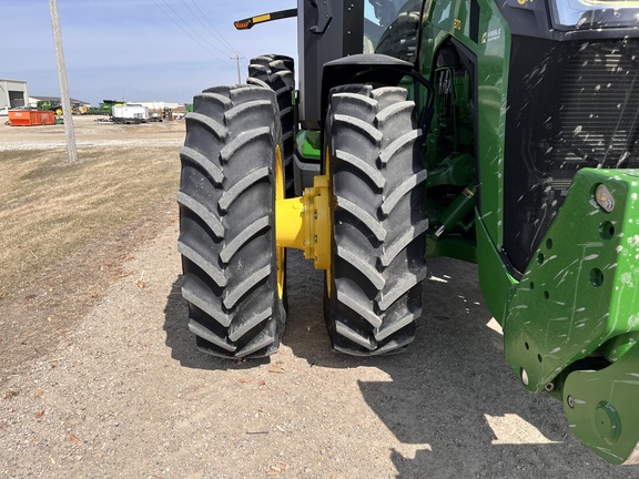 2025 John Deere 8R 370 - Photo14