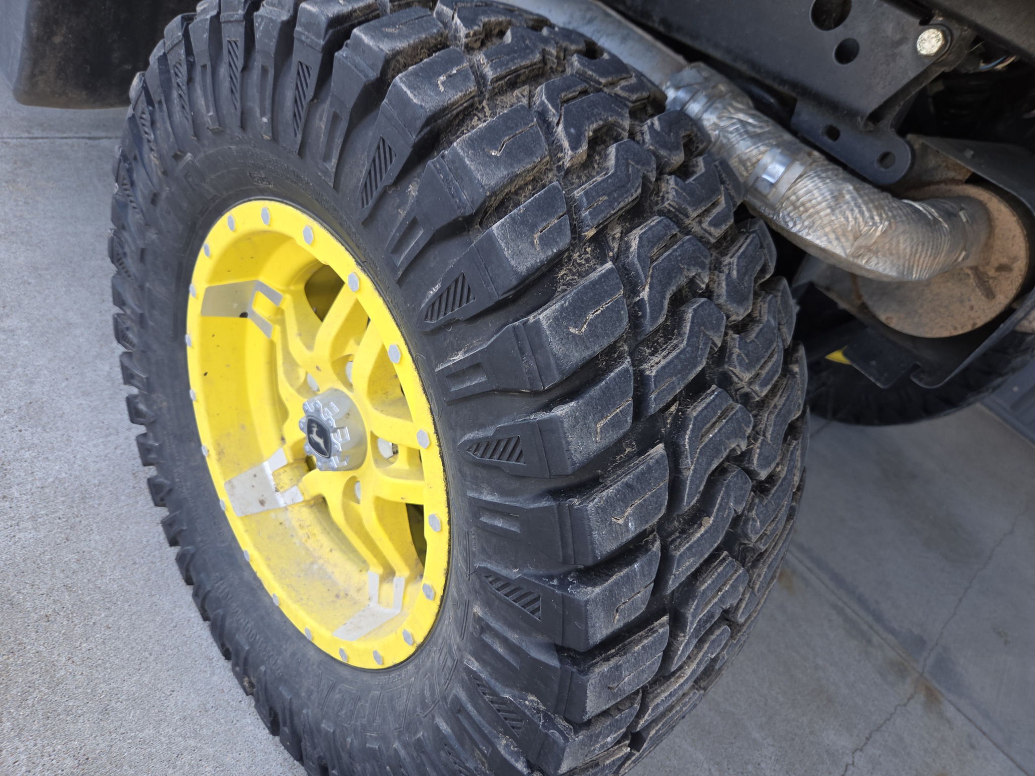 2024 John Deere XUV835R Premium Cab Image 8