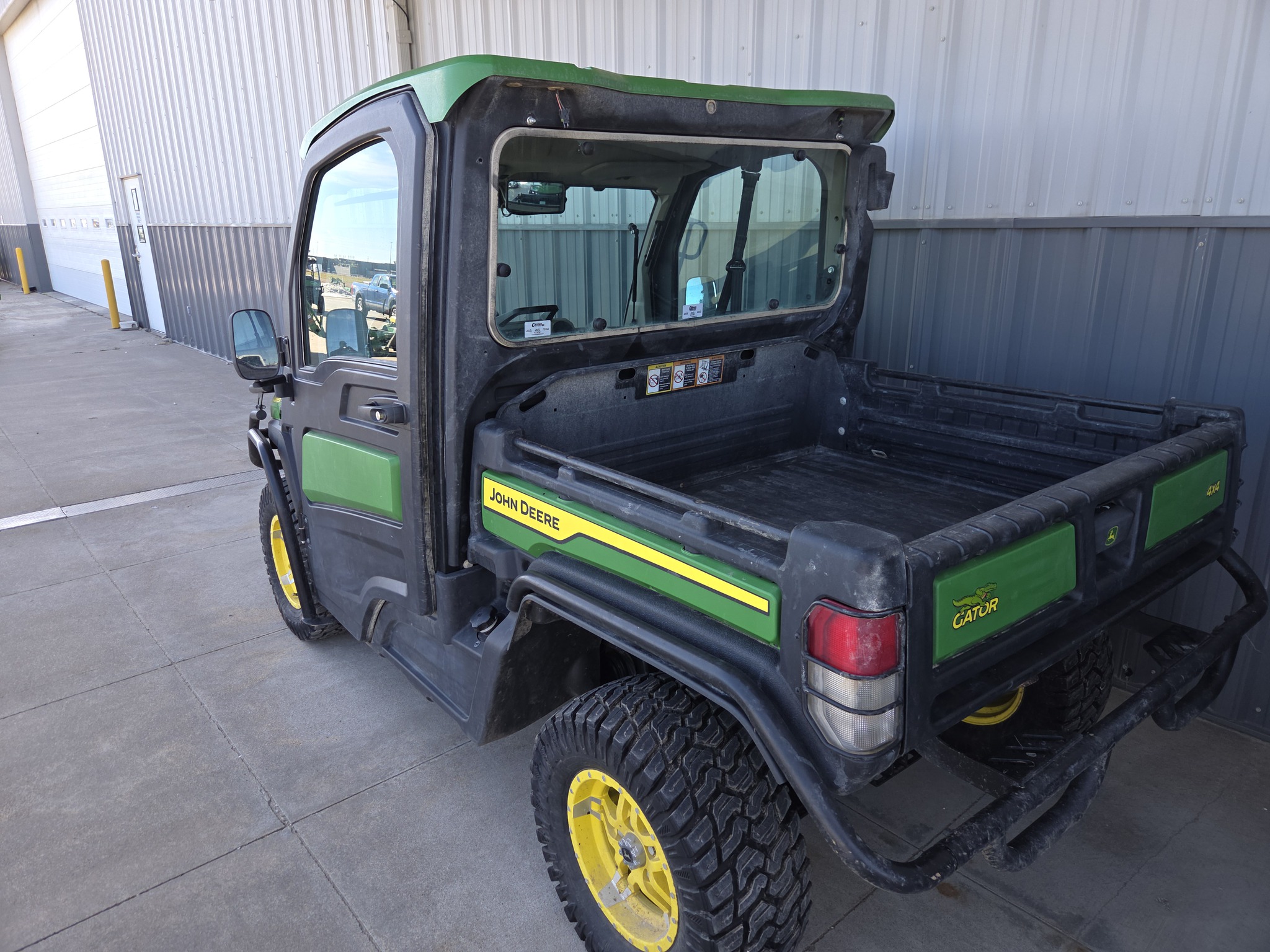 2024 John Deere XUV835R Premium Cab Image 4