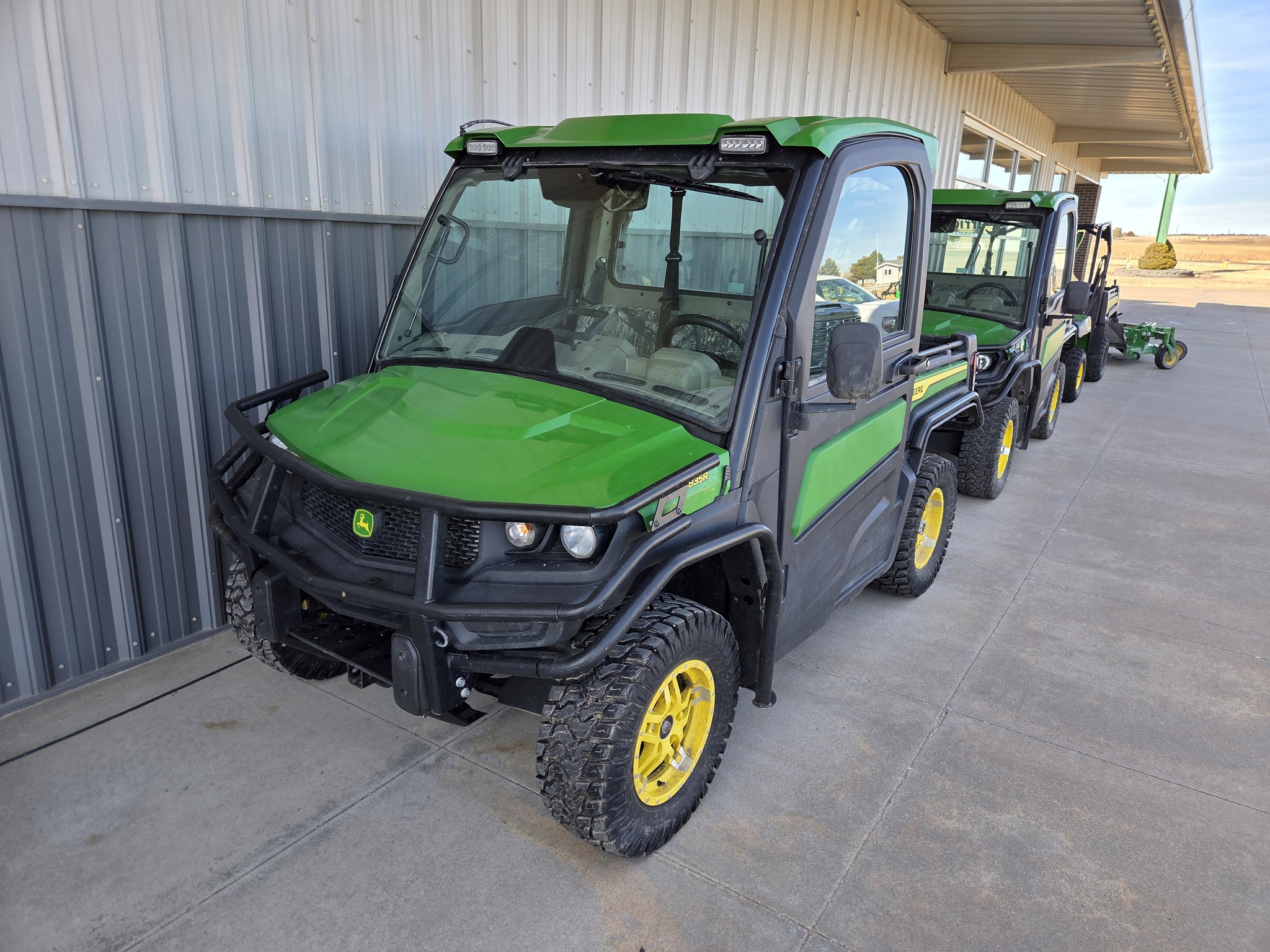 2024 John Deere XUV835R Premium Cab Image 2