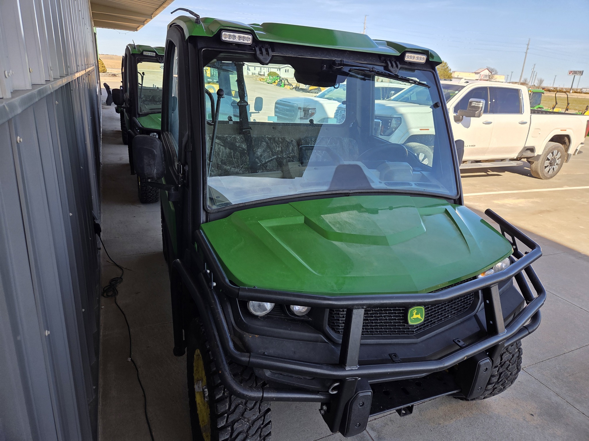 2024 John Deere XUV835R Premium Cab Image 3