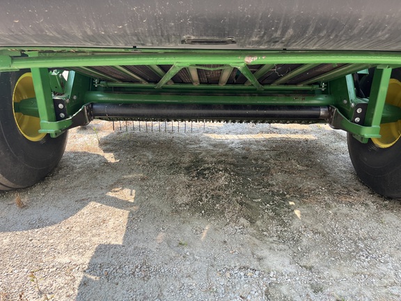 2020 John Deere 560M - Photo23