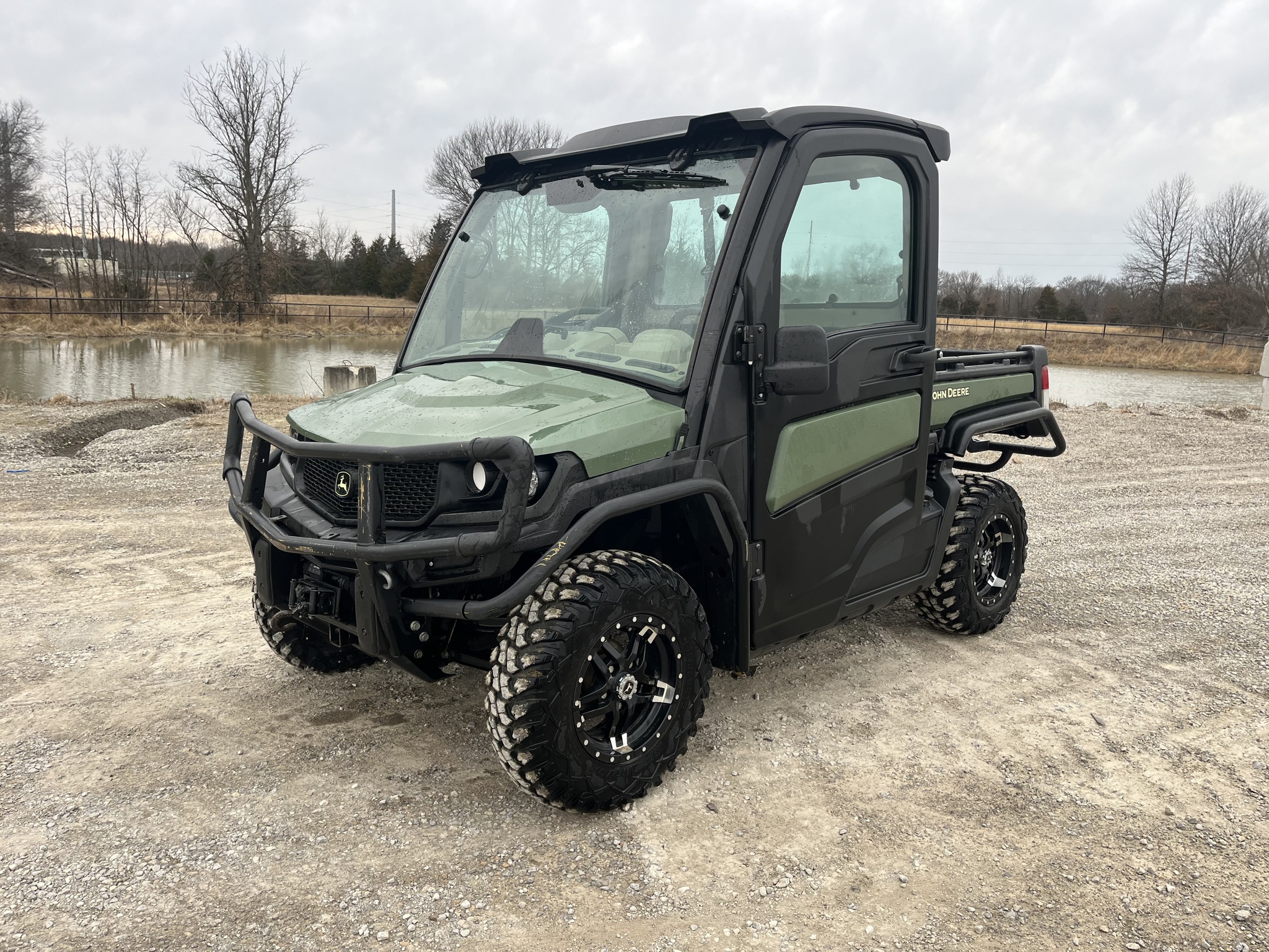  2019 John Deere XUV 835R at Heritage Tractor in Pittsburg, KS