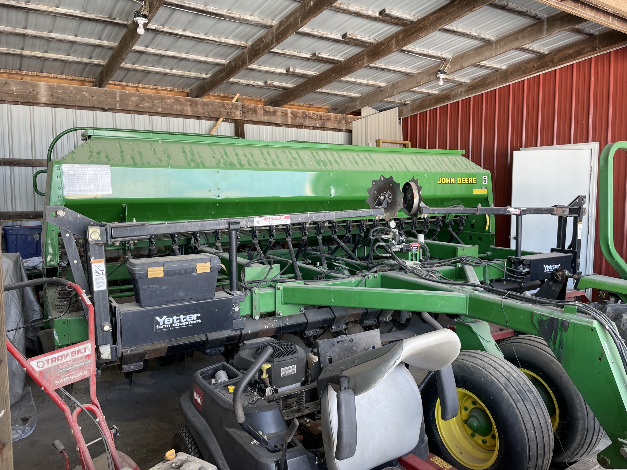 2001 John Deere 1560