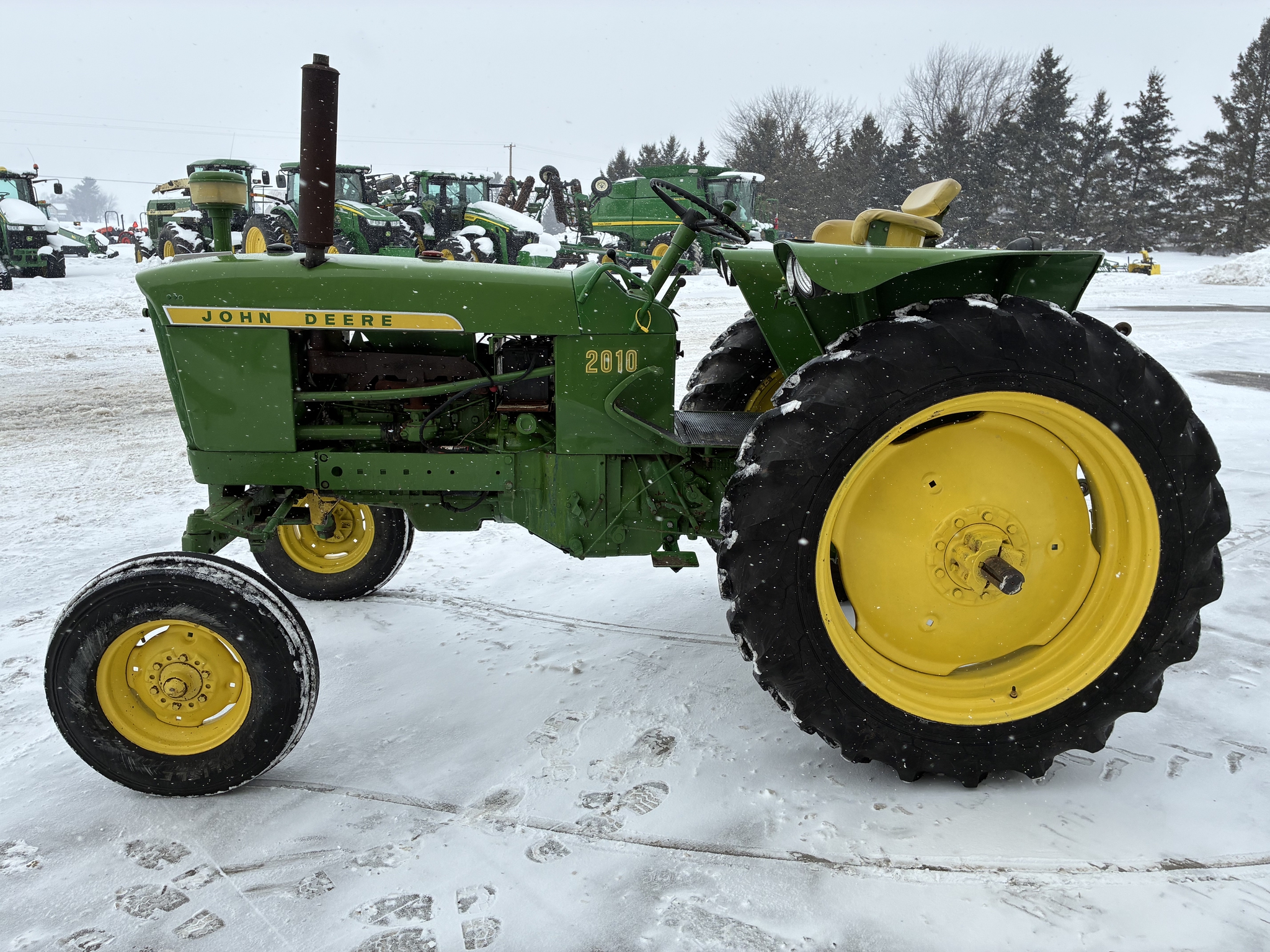 1963 John Deere 2010 Image 6
