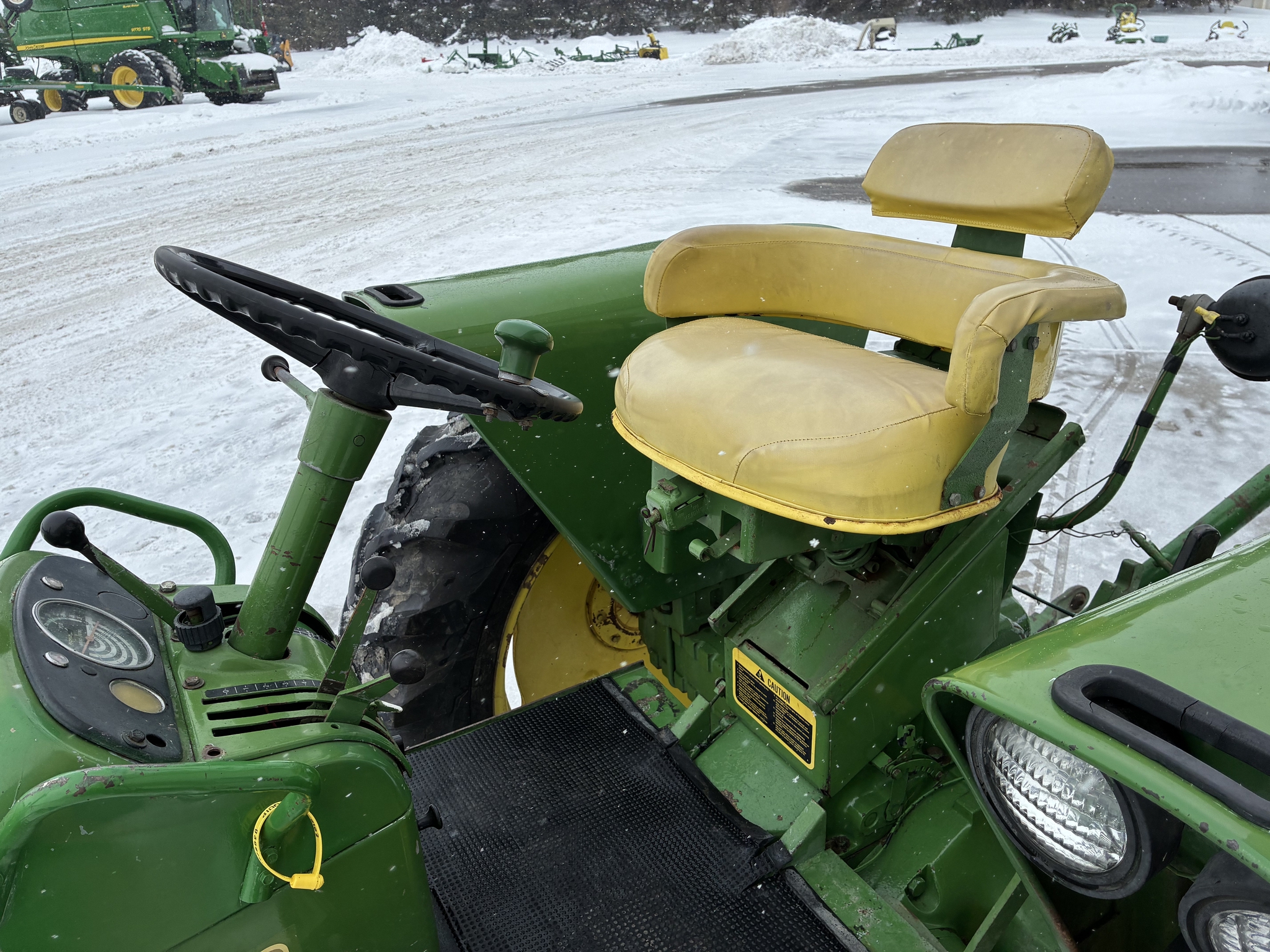 1963 John Deere 2010 Image 10