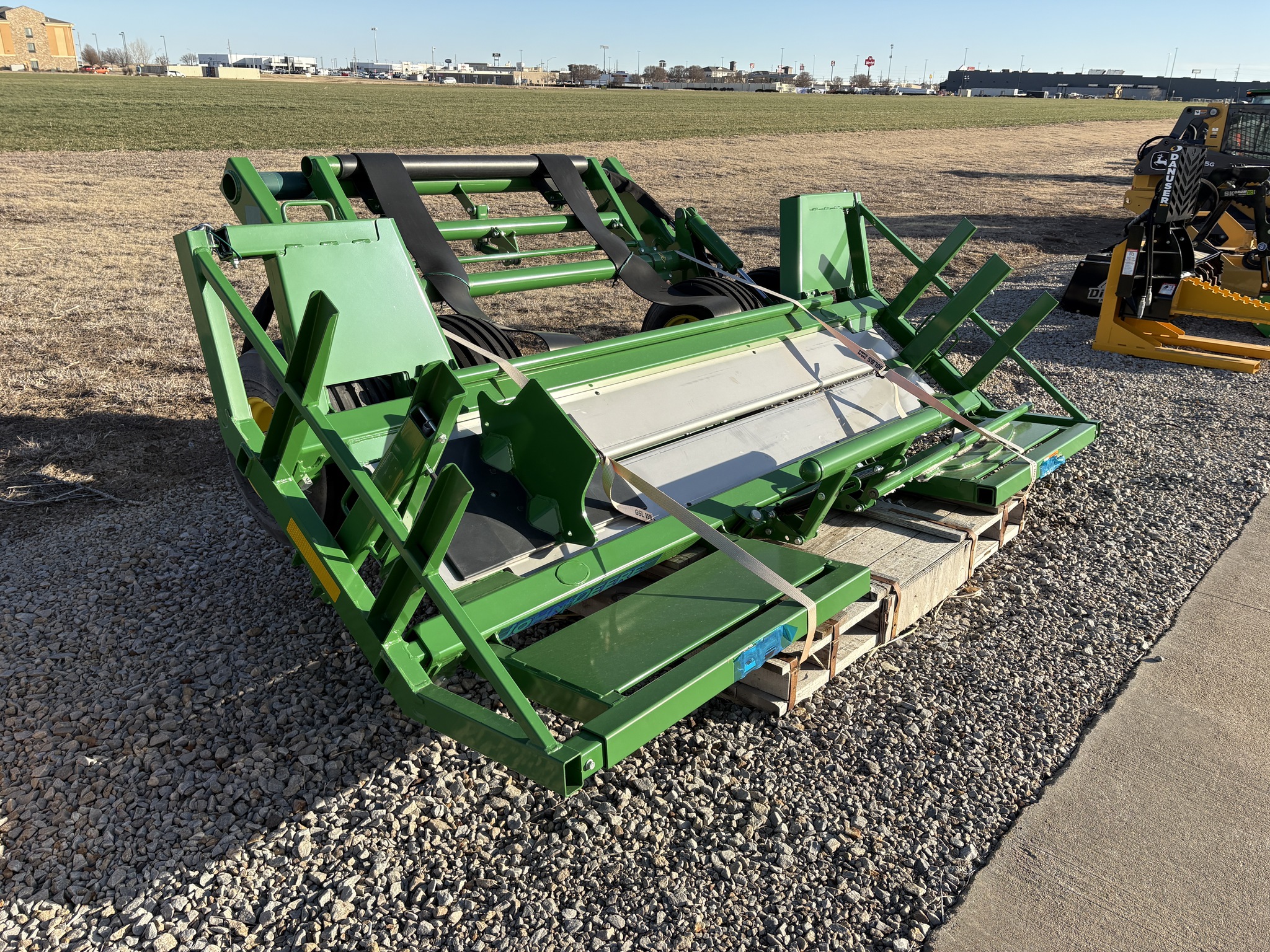 2022 John Deere A520R Image 4