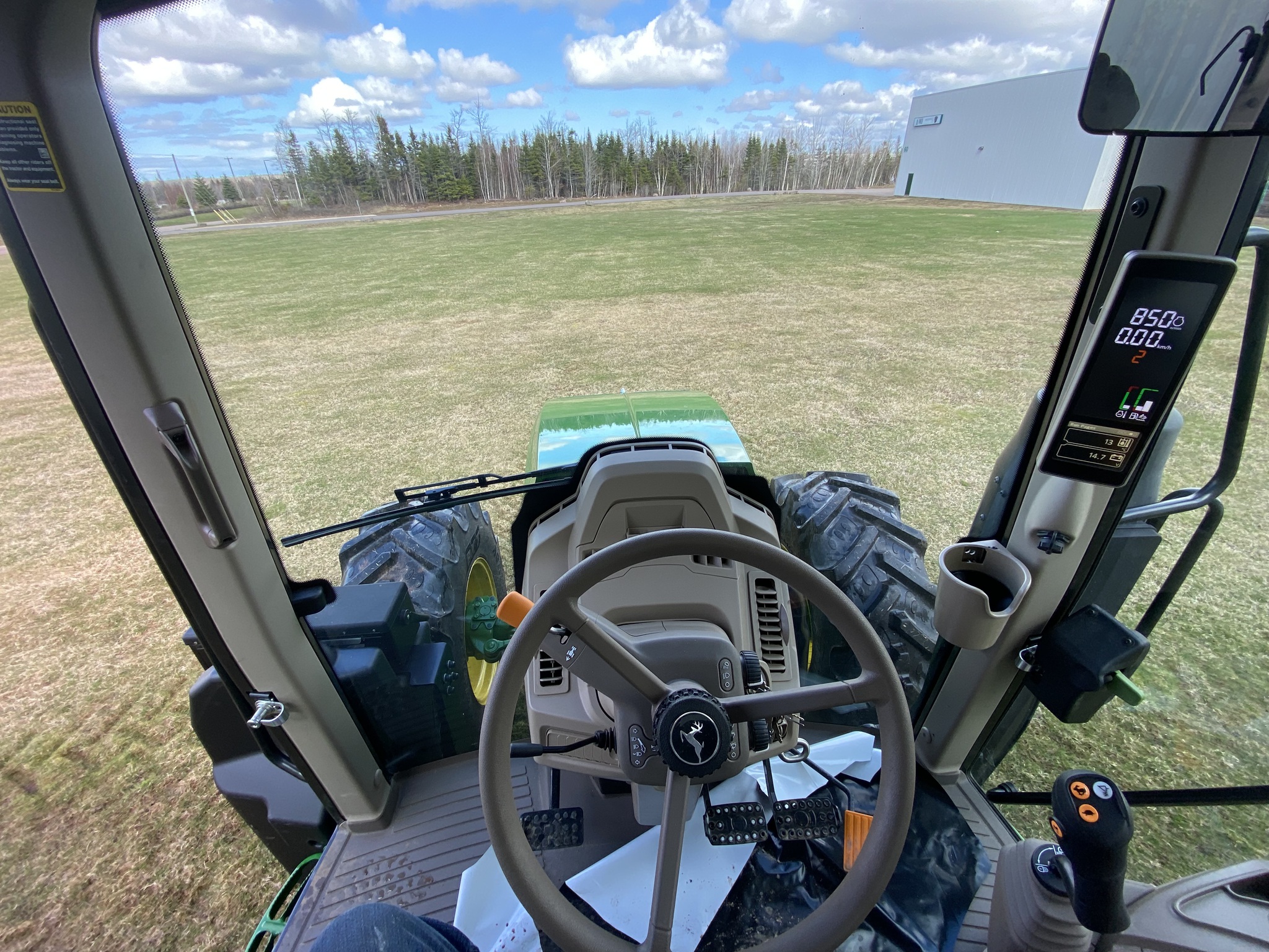 2025 John Deere 6120M Image 7