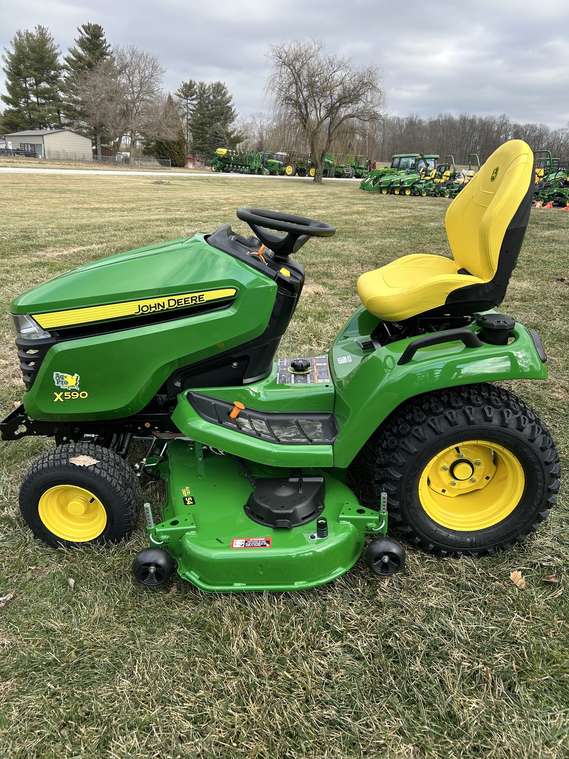 2026 John Deere X590 Image 5
