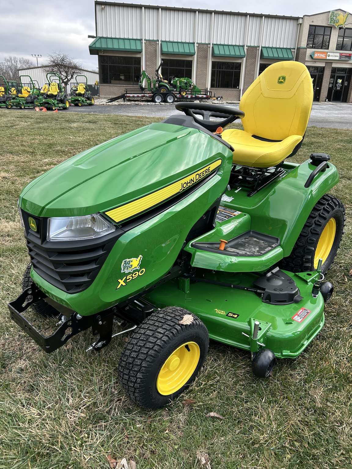 2026 John Deere X590 Image 6