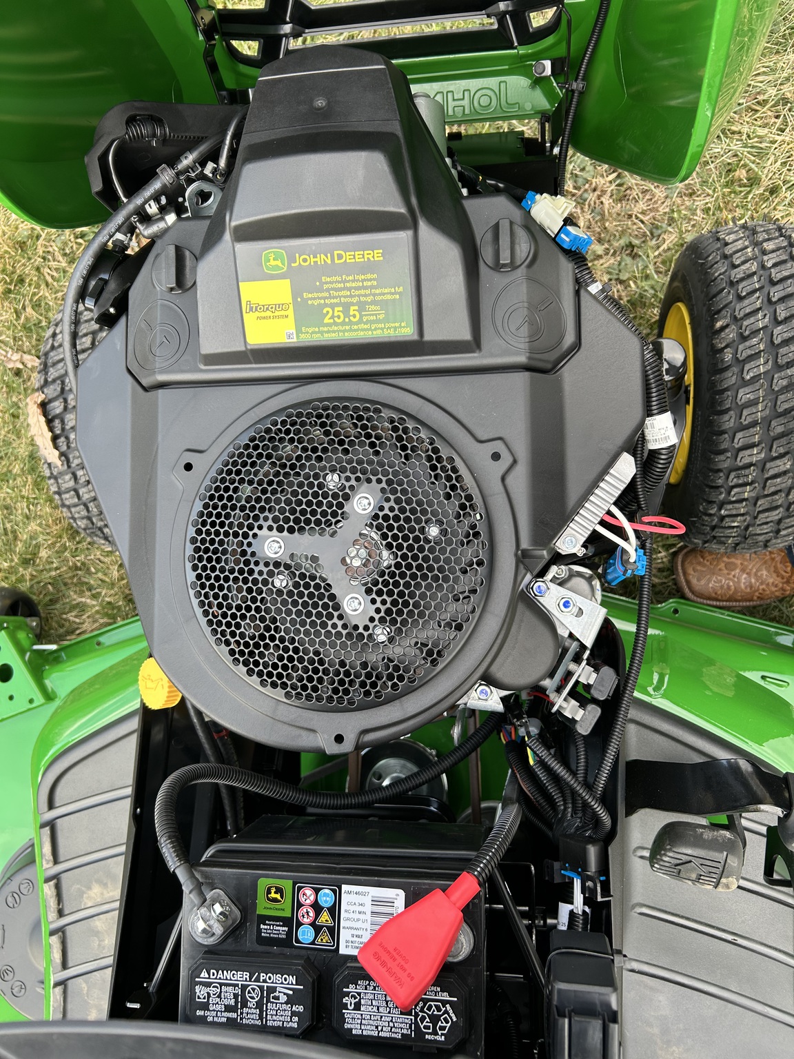2026 John Deere X590 Image 9