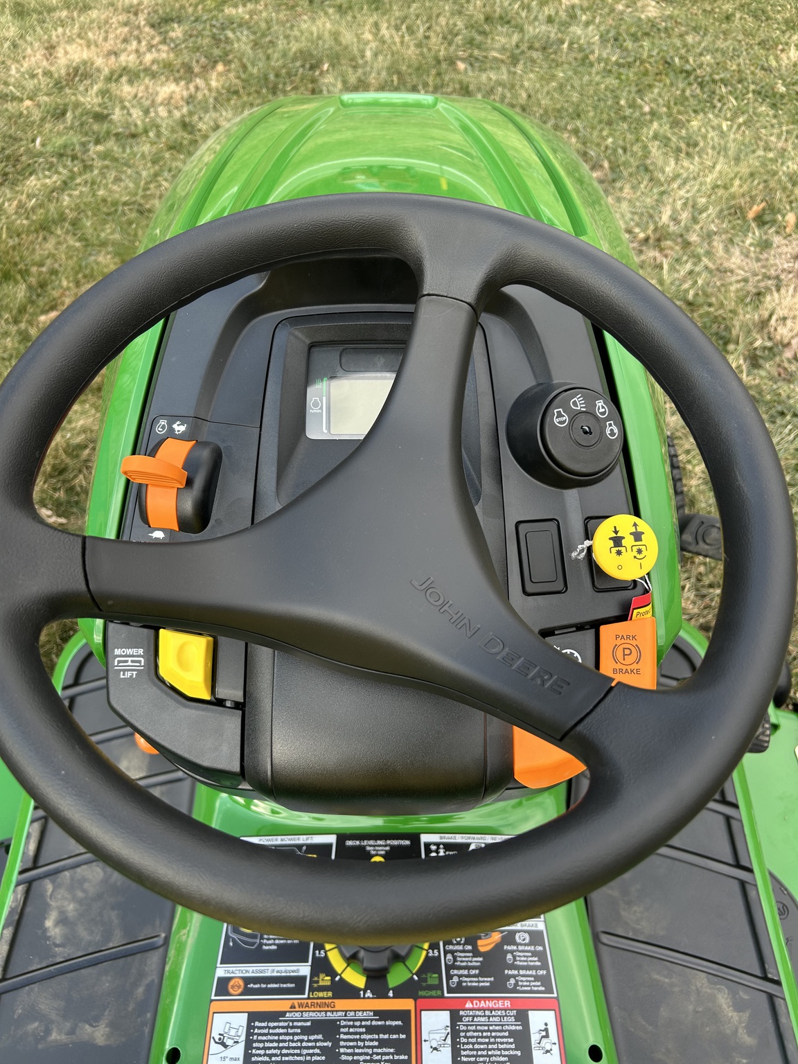 2026 John Deere X590 Image 11