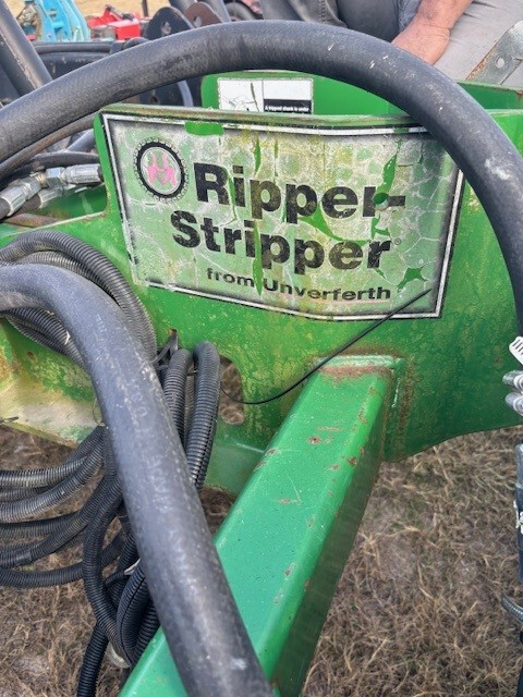 2010 Unverferth 330 Image 2