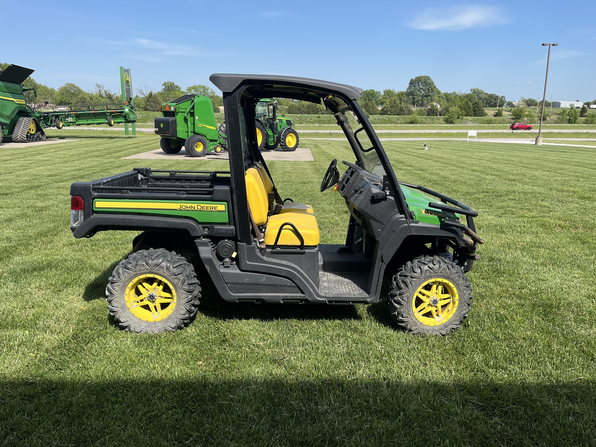  2019 John Deere XUV 835M at Heritage Tractor in Adrian, MO