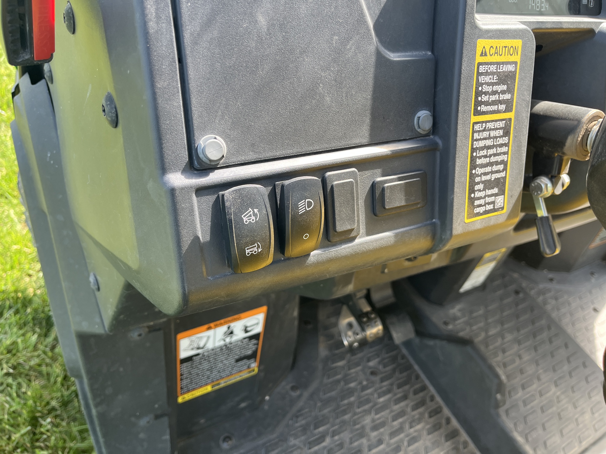  2019 John Deere XUV 835M at Heritage Tractor in Adrian, MO