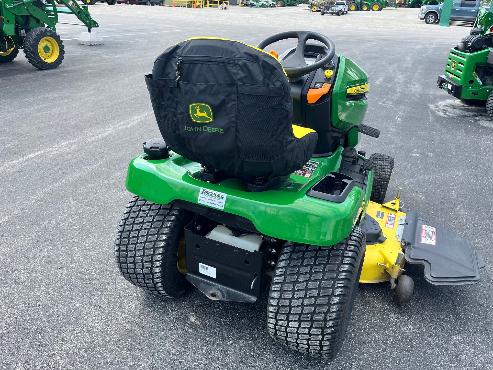 2016 John Deere X390 Image 5