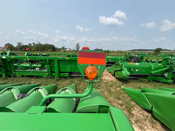 Used 2012 John Deere 608C Corn and Row Crop headers at Koenig Equipment in Anna, OH - Photo13
