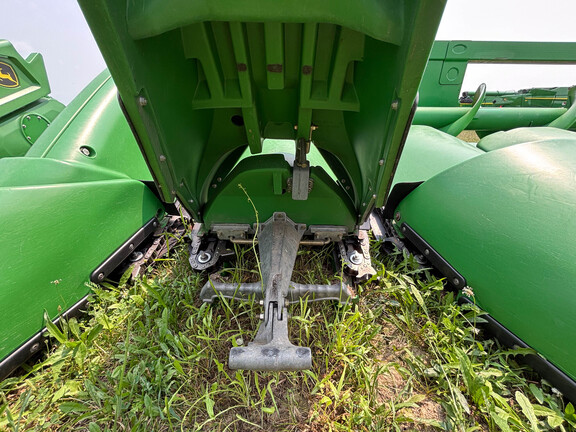 Used 2012 John Deere 608C Corn and Row Crop headers at Koenig Equipment in Anna, OH - Photo12