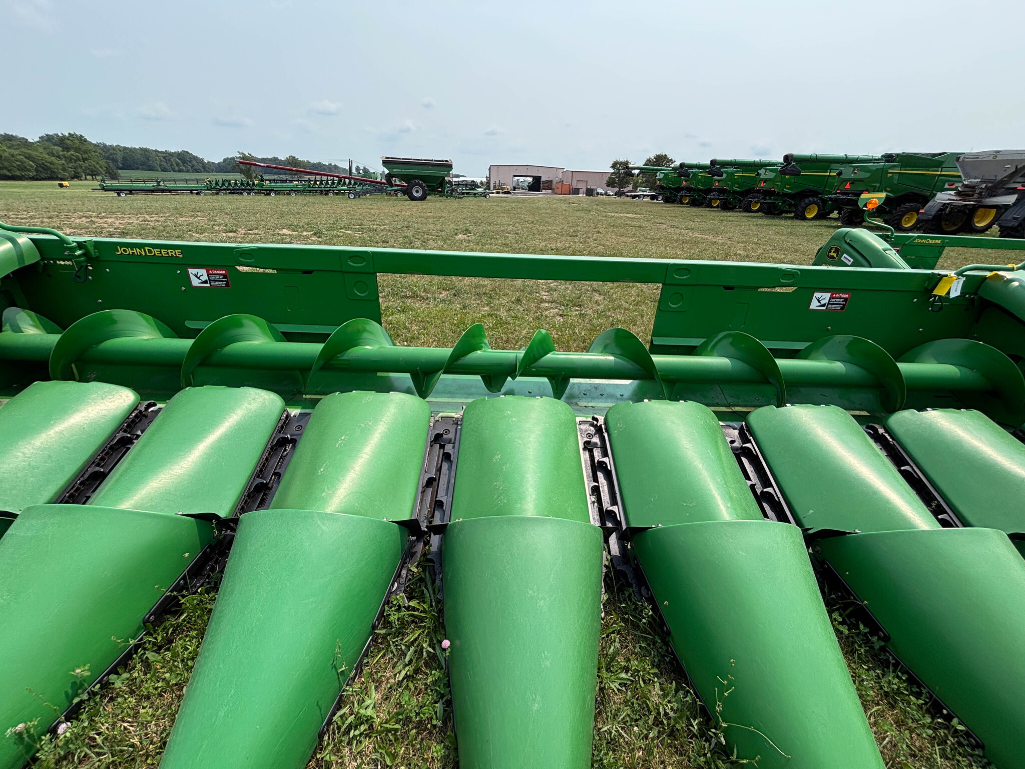 Used 2012 John Deere 608C Corn and Row Crop headers at Koenig Equipment in Anna, OH - PhotoXL5
