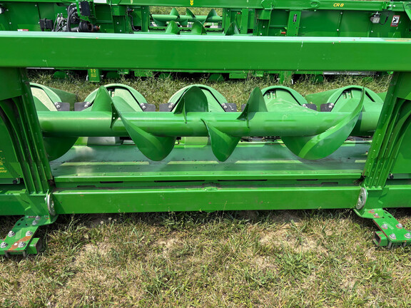 Used 2012 John Deere 608C Corn and Row Crop headers at Koenig Equipment in Anna, OH - Photo6