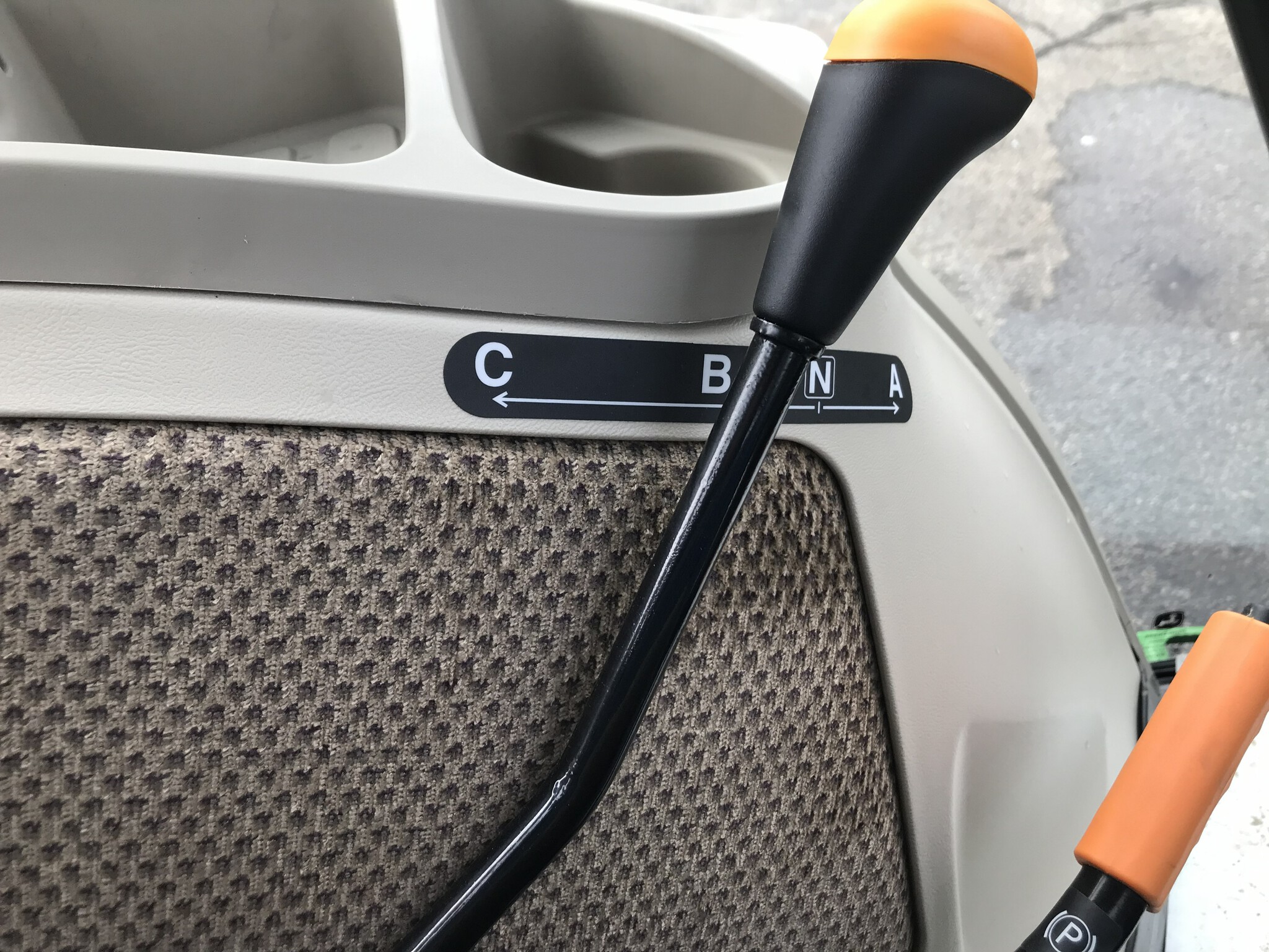 2025 John Deere 3046R Image 9