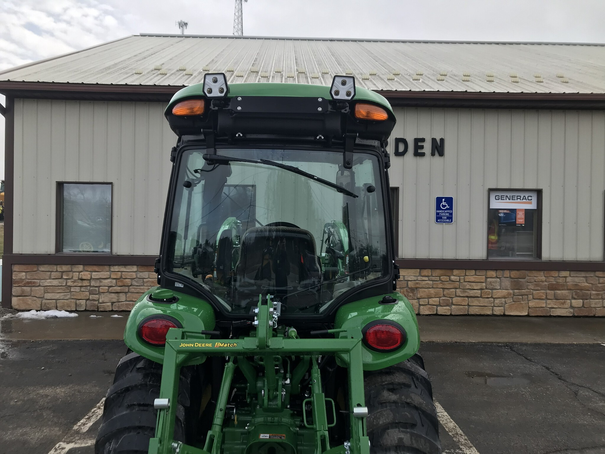 2025 John Deere 3046R Image 6