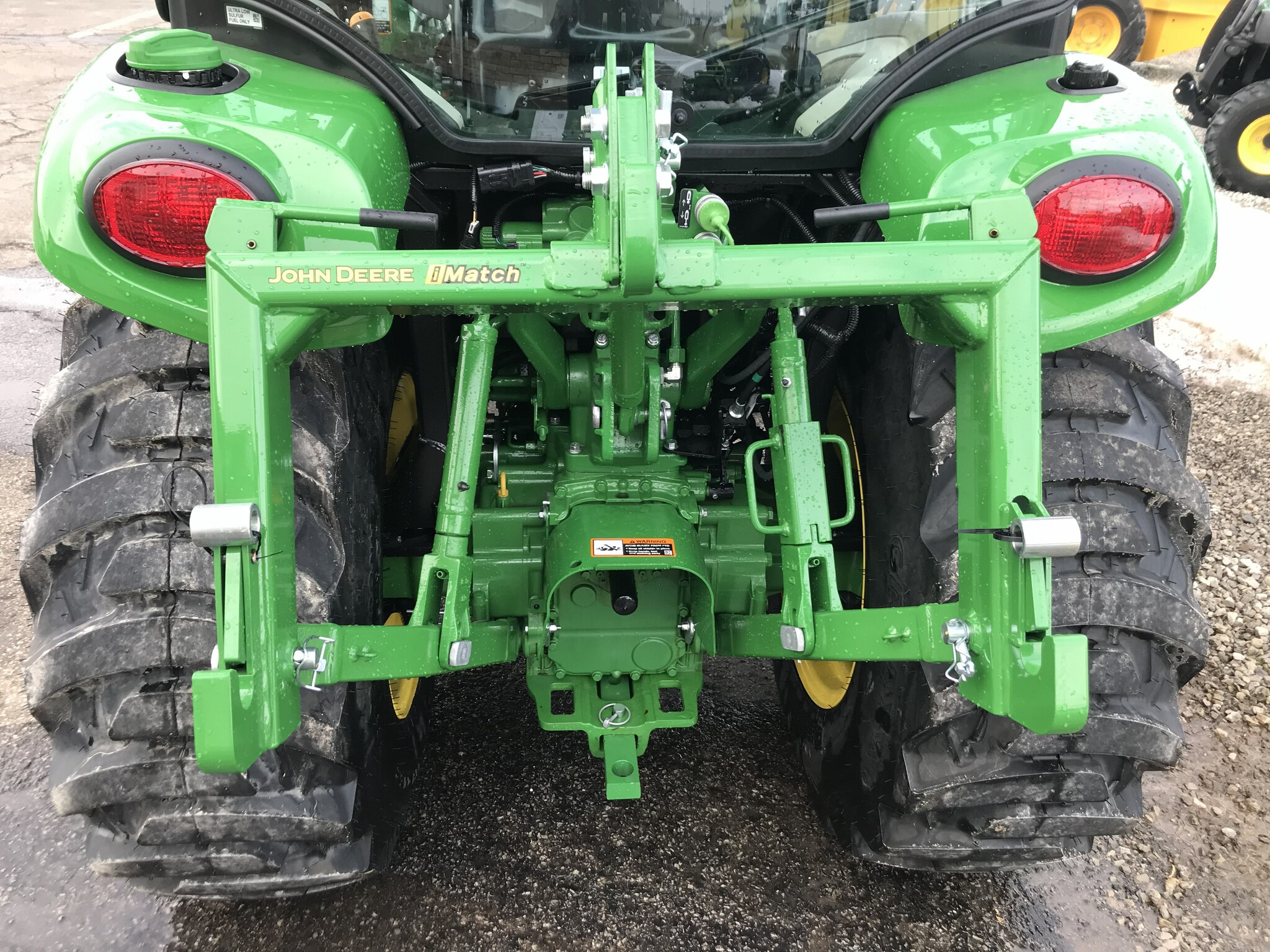 2025 John Deere 3046R Image 7