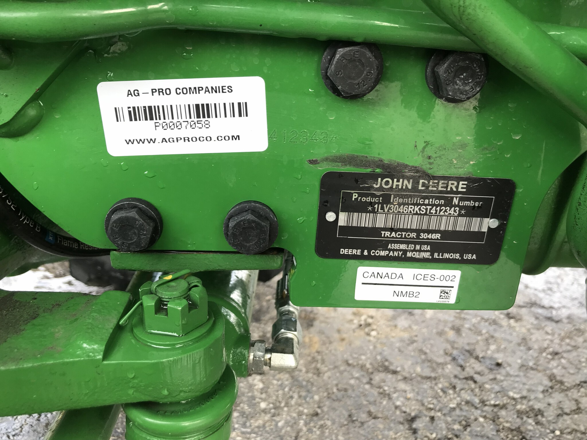 2025 John Deere 3046R Image 13