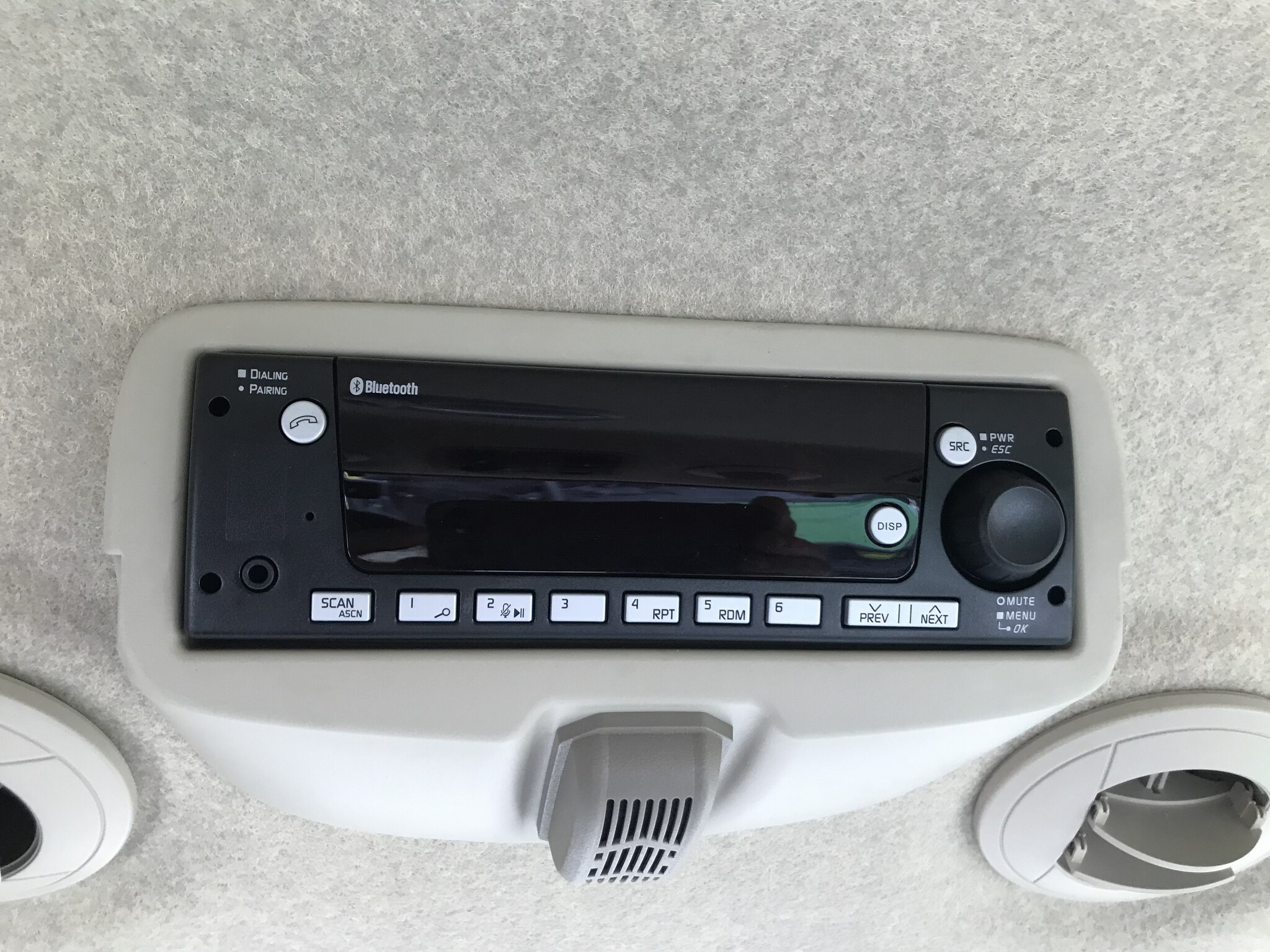 2025 John Deere 3046R Image 10