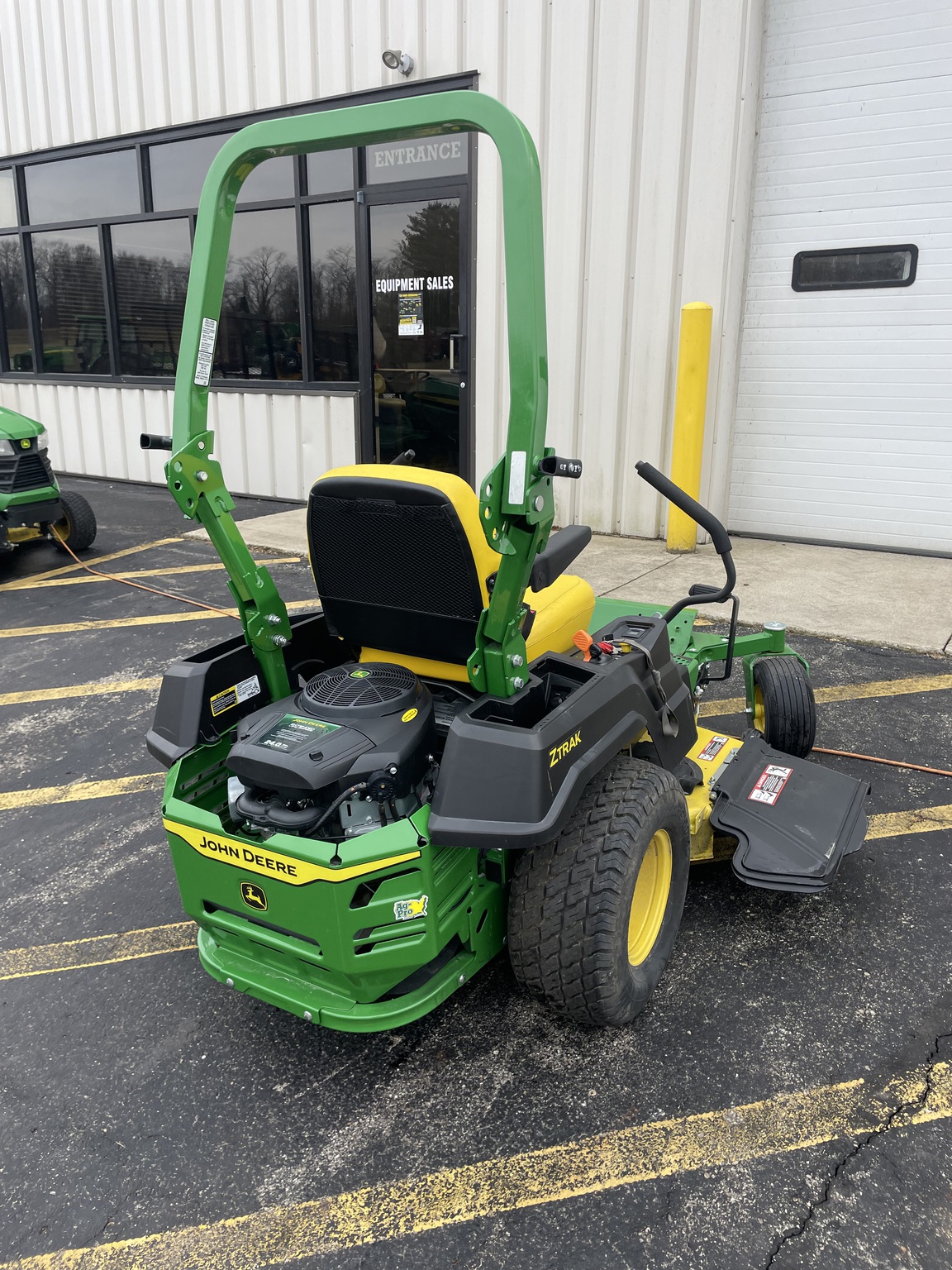 2021 John Deere Z515E Image 3