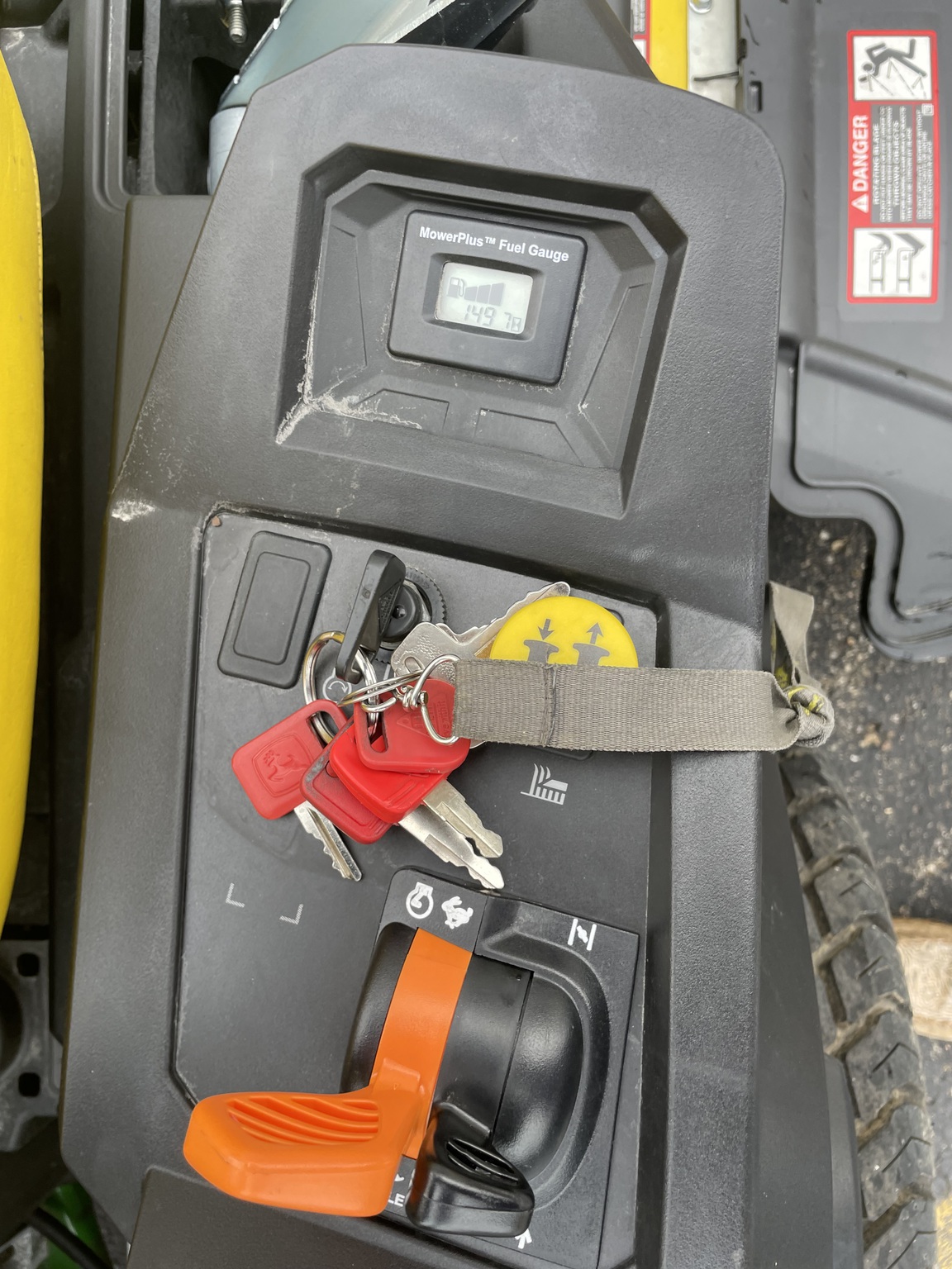 2021 John Deere Z515E Image 5