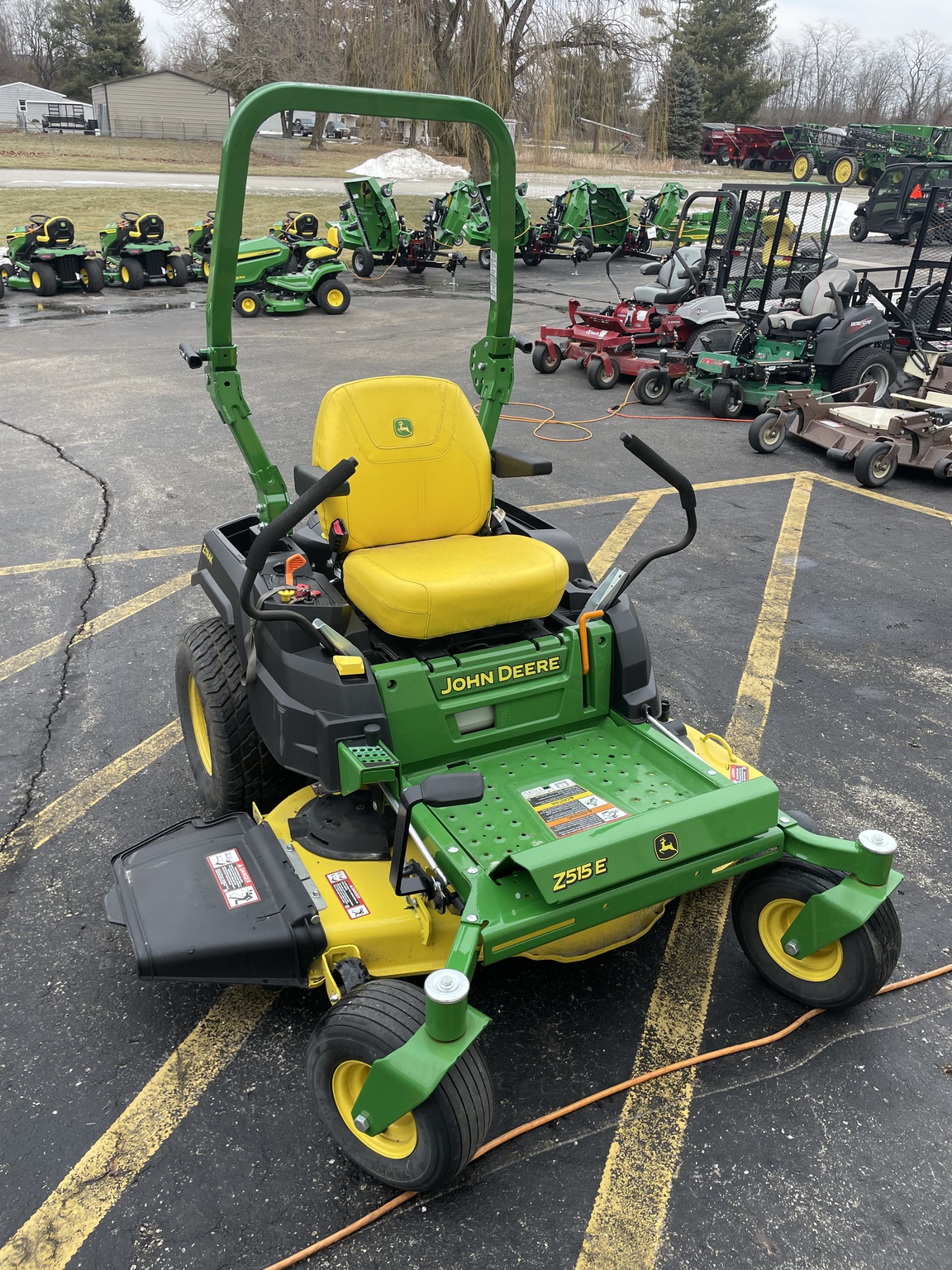 2021 John Deere Z515E Image 1