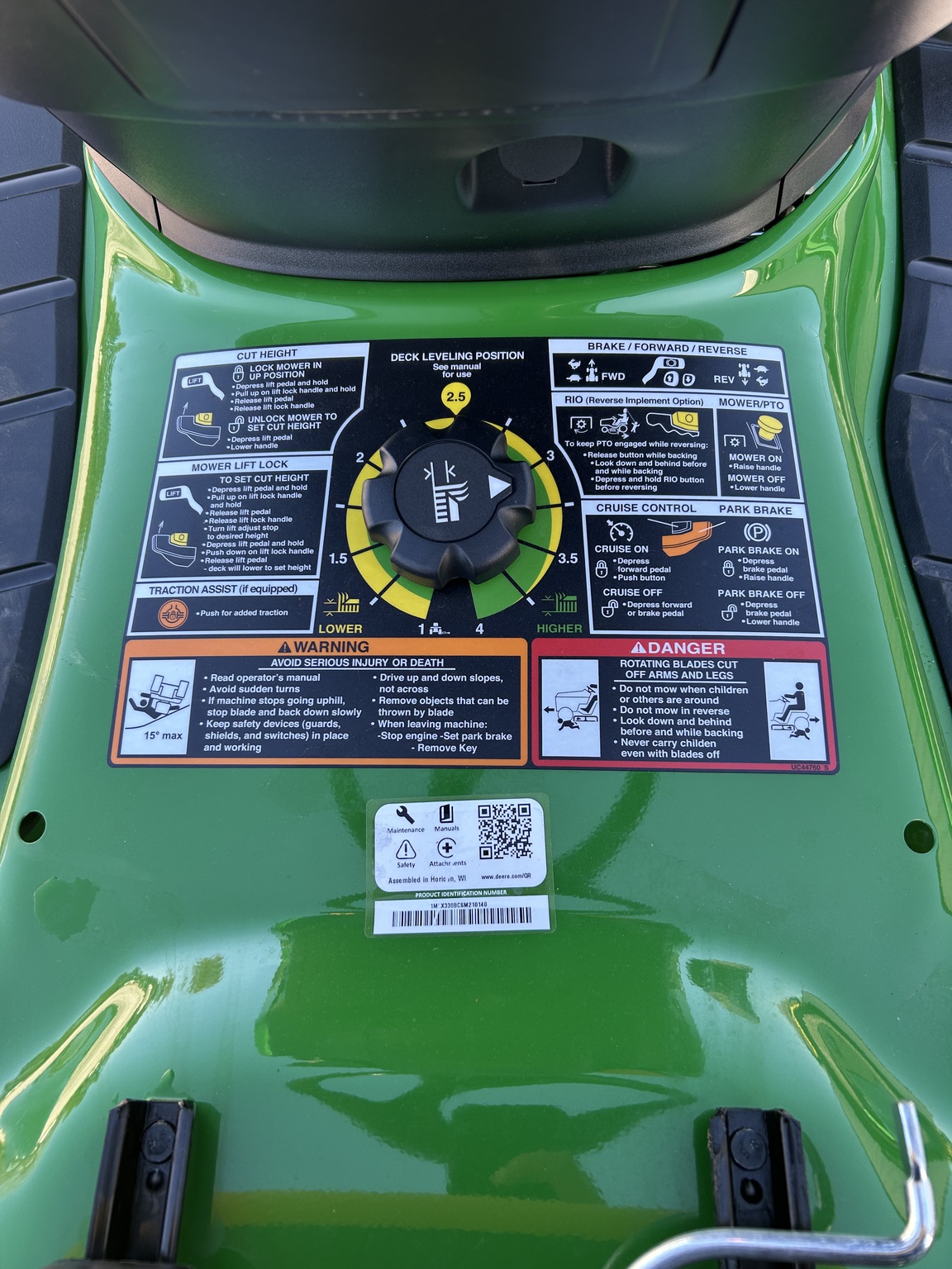 2026 John Deere X330 Image 14