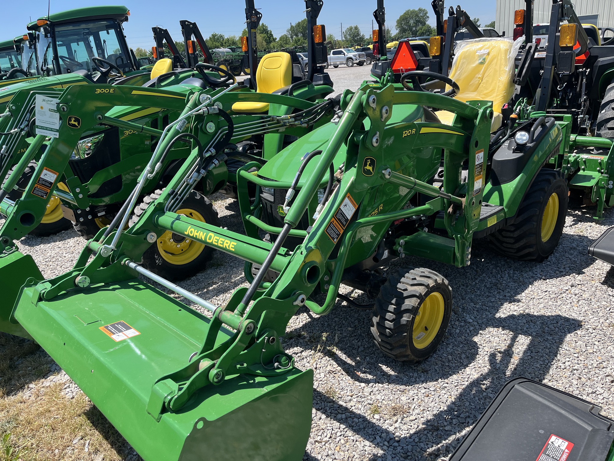  2024 John Deere 1025R at Heritage Tractor in Pittsburg, KS