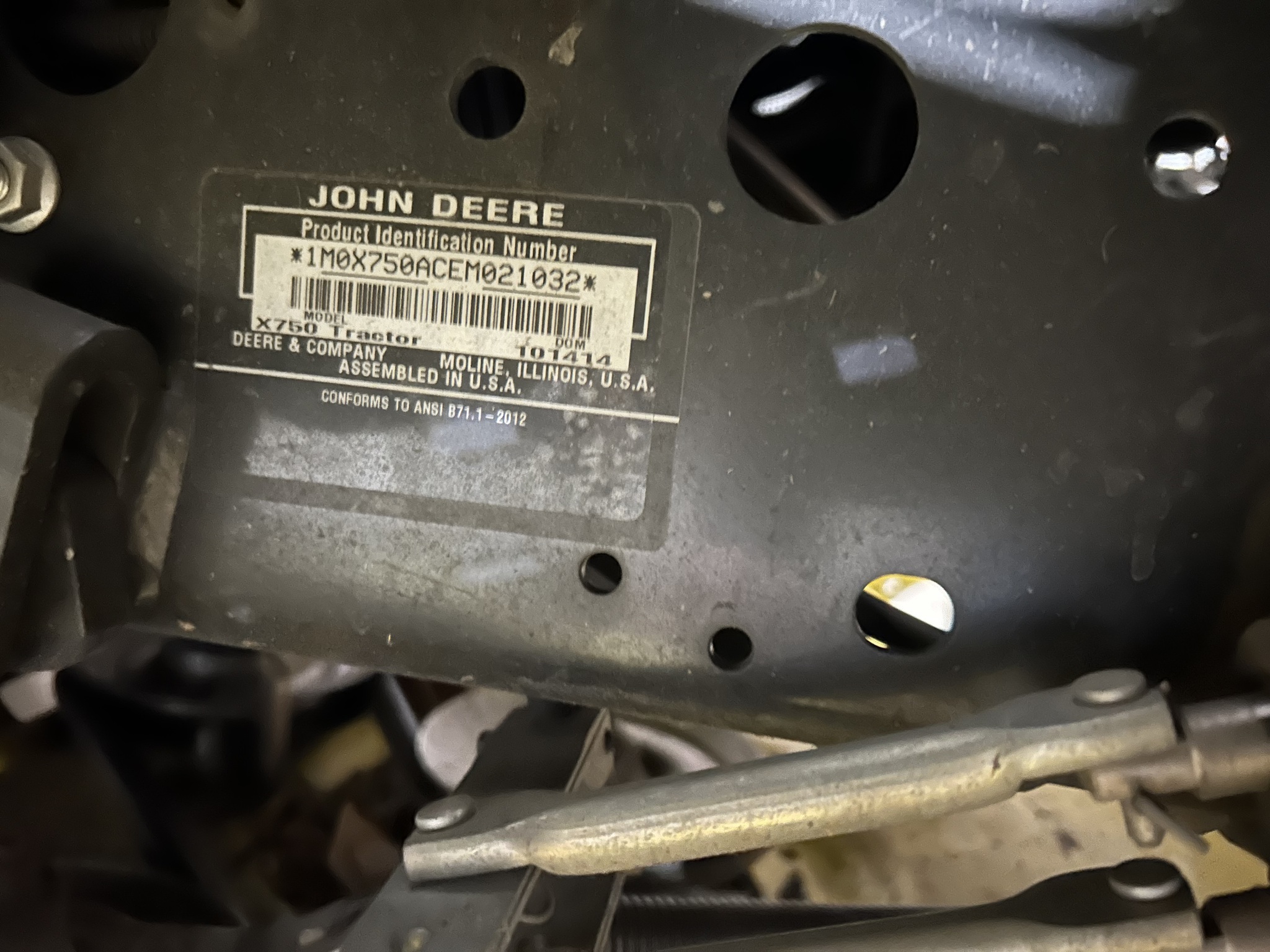 2014 John Deere X750 at Heritage Tractor in Streator, IL