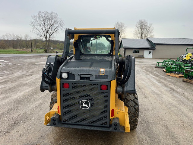2023 John Deere 324G Image 4