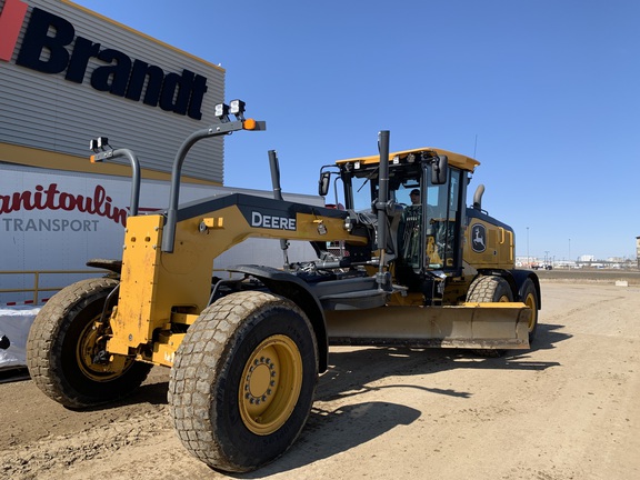 Photo of a 2021 John Deere 872G
