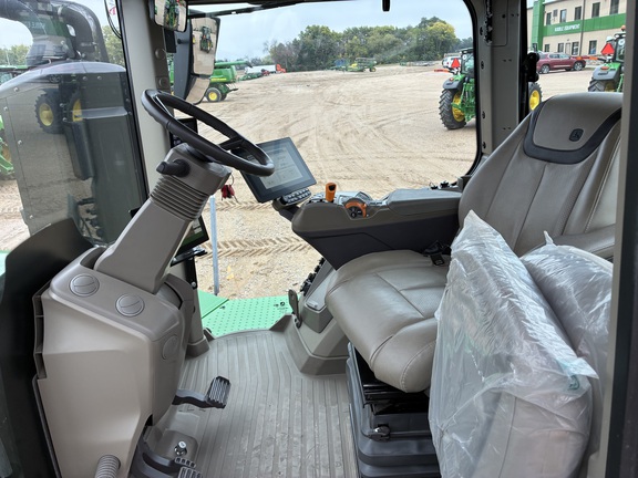 2025 John Deere 9RX 640 - Photo32