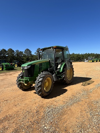 2012 John Deere 5115M Photo 2