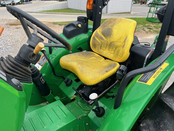 2016 John Deere 5055E