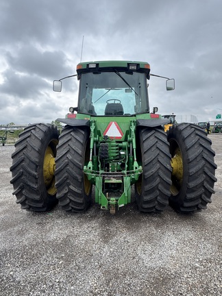 1995 John-Deere 8200